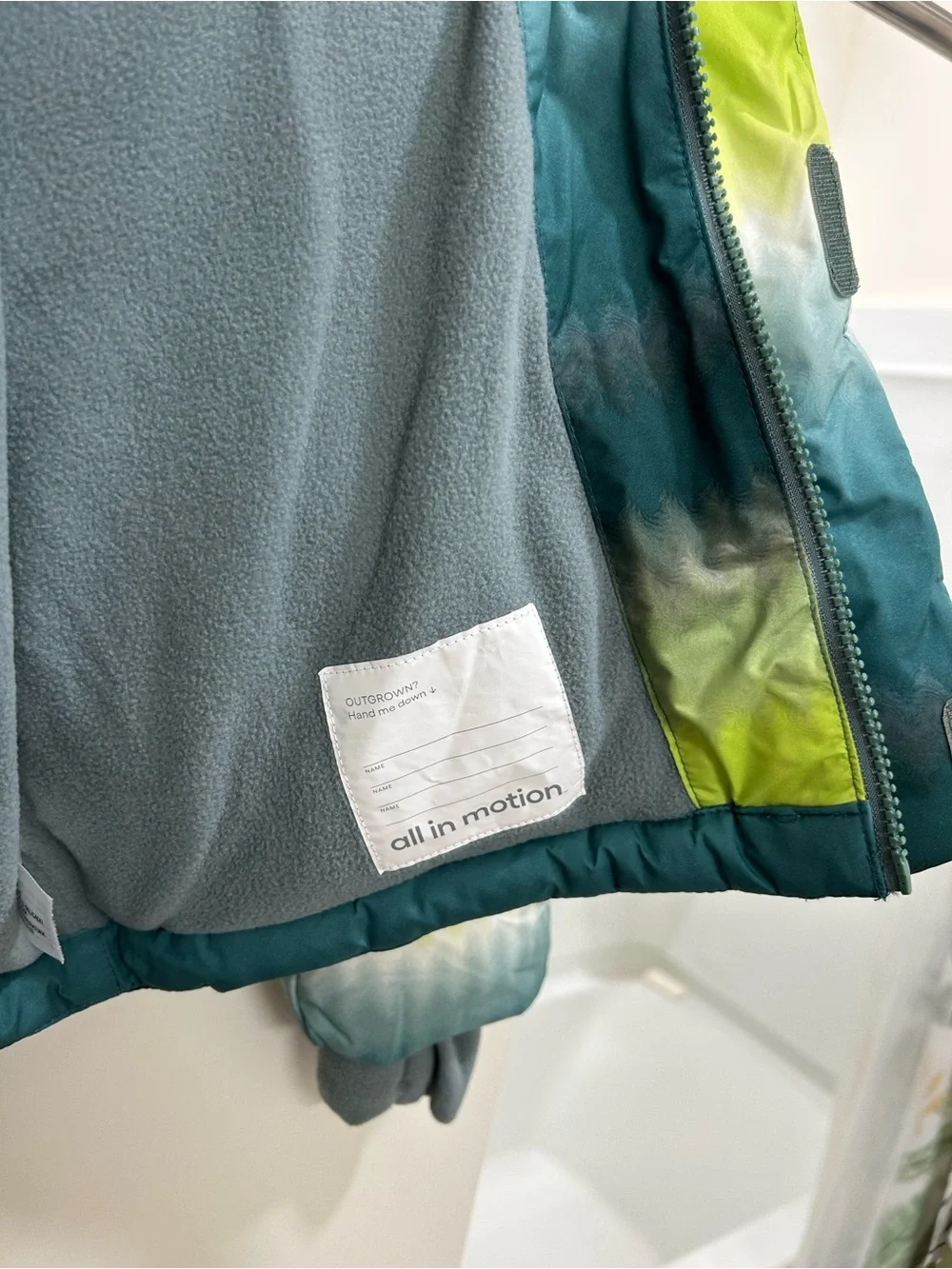 NWT All in Motion Boys' Short Puffer Jacket - Green Ombre Zigzag (Size XL 14)
